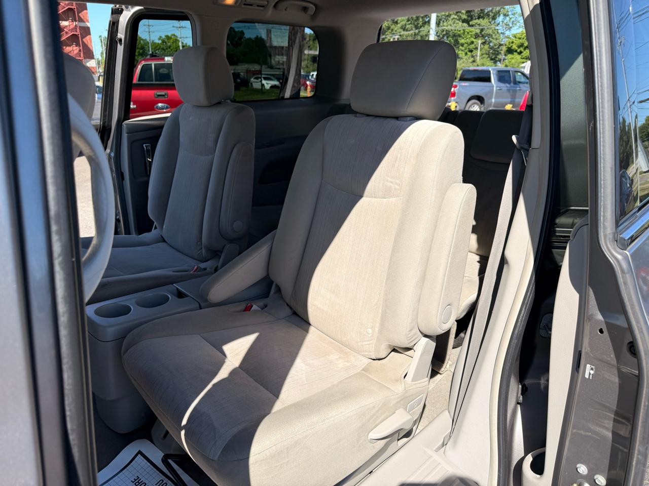 Nissan Quest 4dr SV 2013
