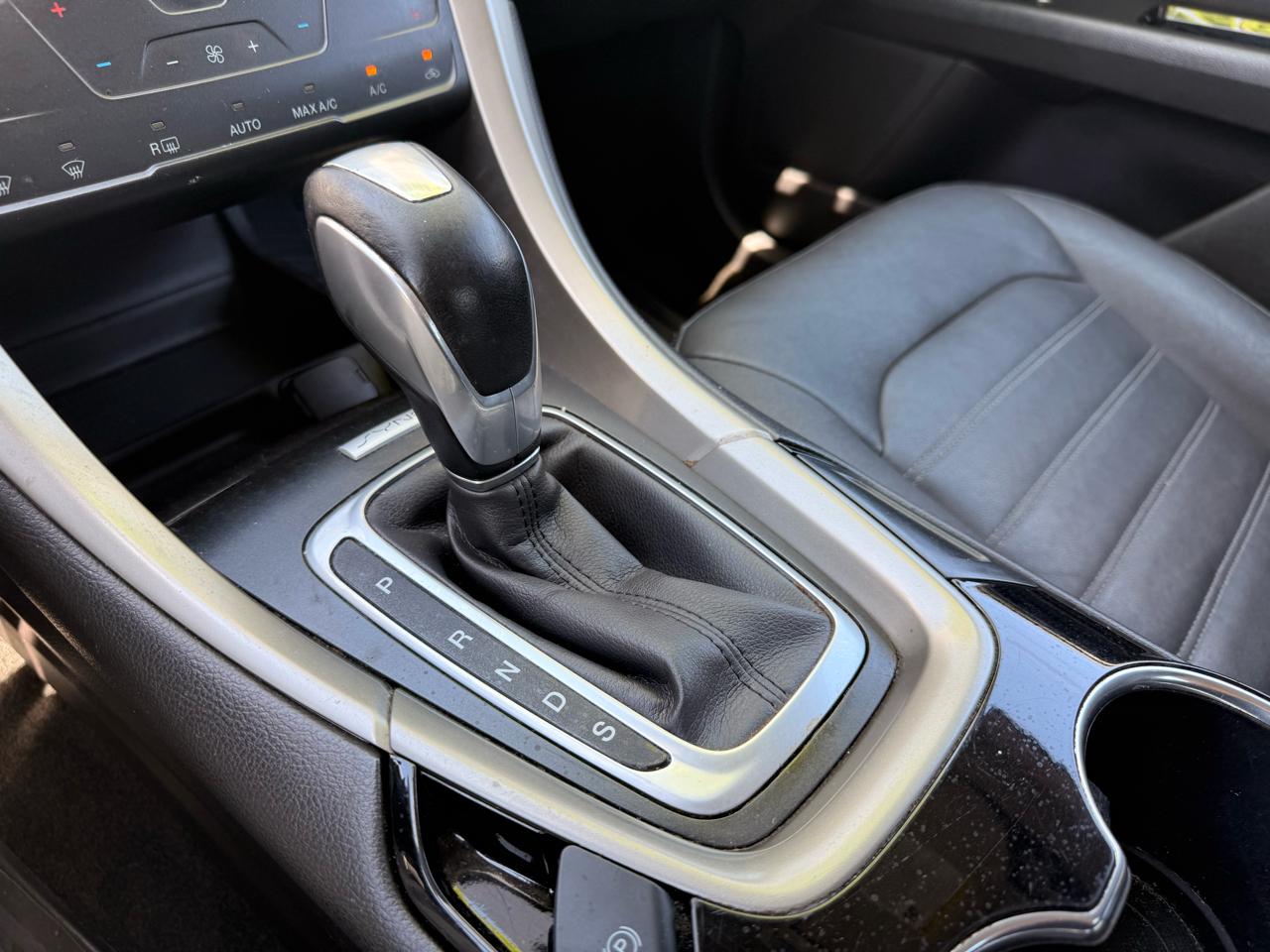 Ford Fusion 4dr Sdn SE FWD 2015