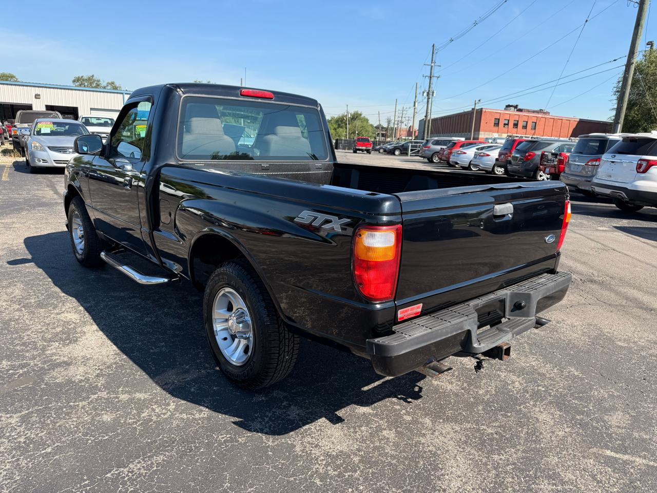Ford Ranger Reg Cab 112" WB STX 2005