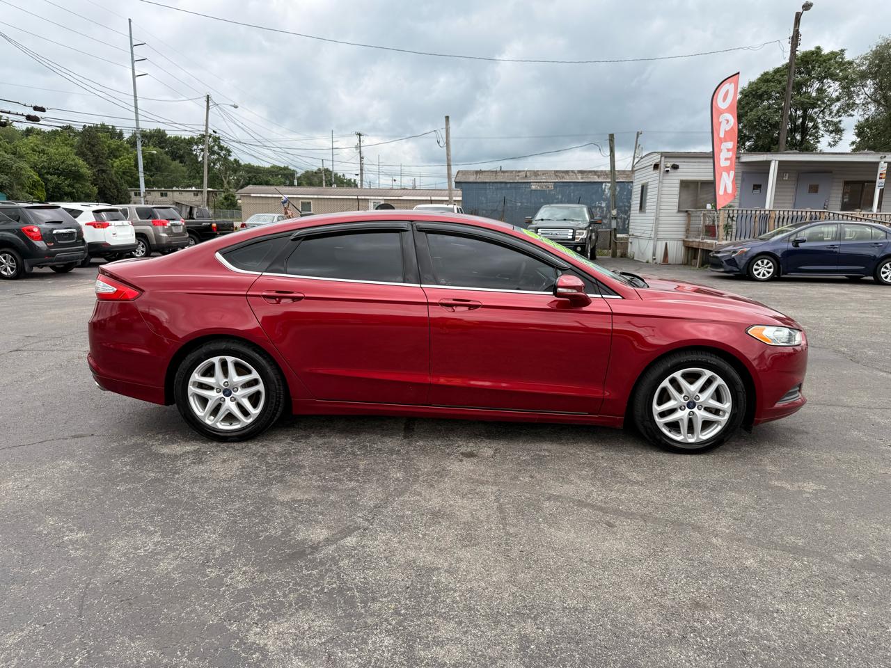 Ford Fusion 4dr Sdn SE FWD 2016