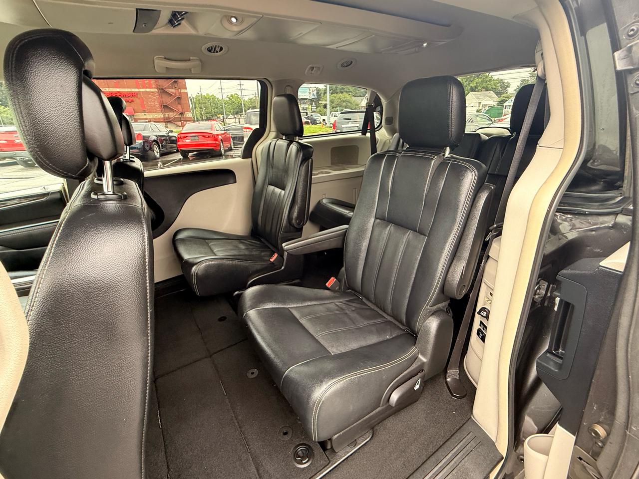 Chrysler Town & Country 4dr Wgn Touring 2016