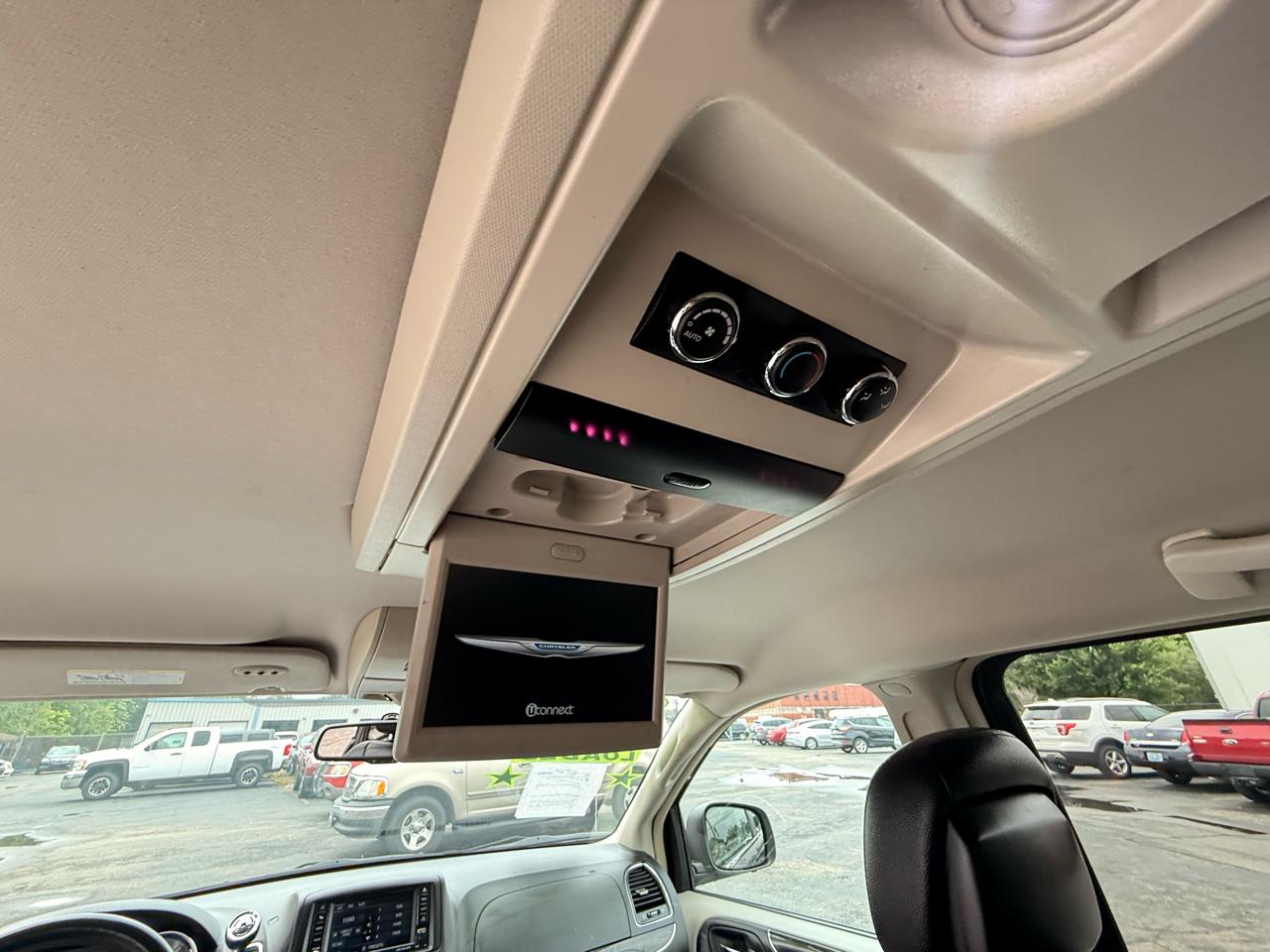 Chrysler Town & Country 4dr Wgn Touring 2016