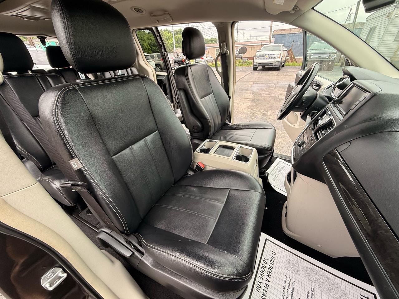 Chrysler Town & Country 4dr Wgn Touring 2016