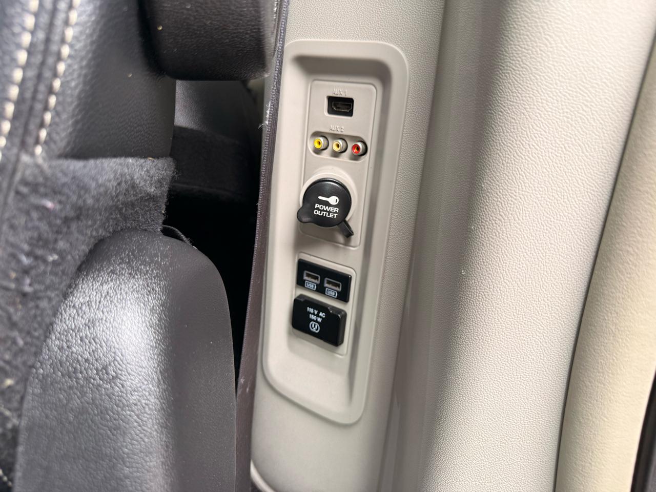 Chrysler Town & Country 4dr Wgn Touring 2016