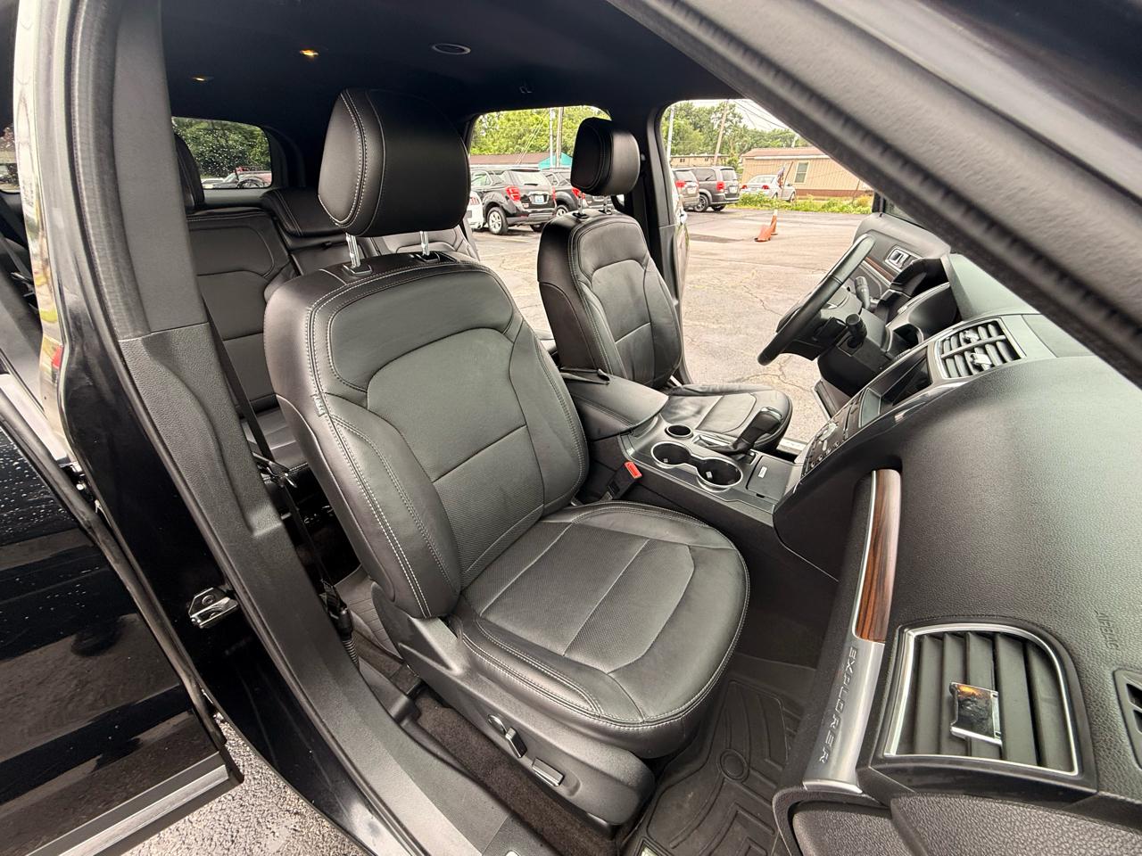 Ford Explorer Limited FWD 2017