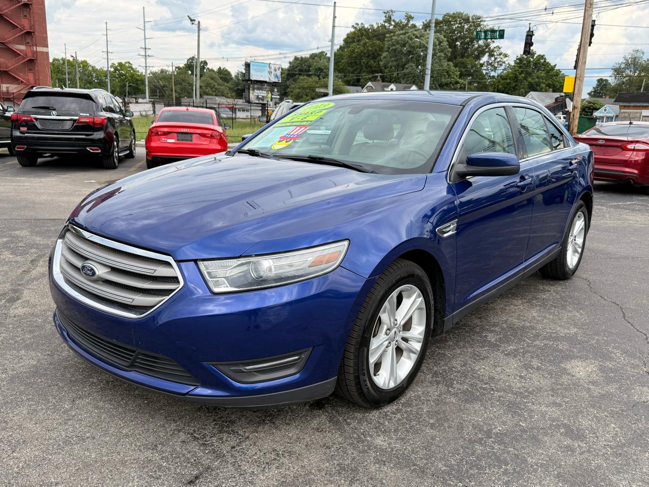 Ford Taurus 4dr Sdn SEL AWD 2013