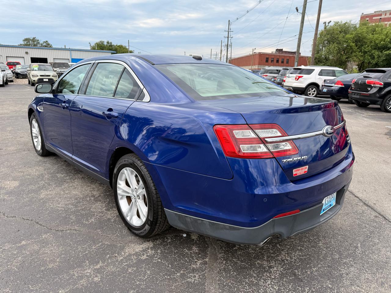 Ford Taurus 4dr Sdn SEL AWD 2013