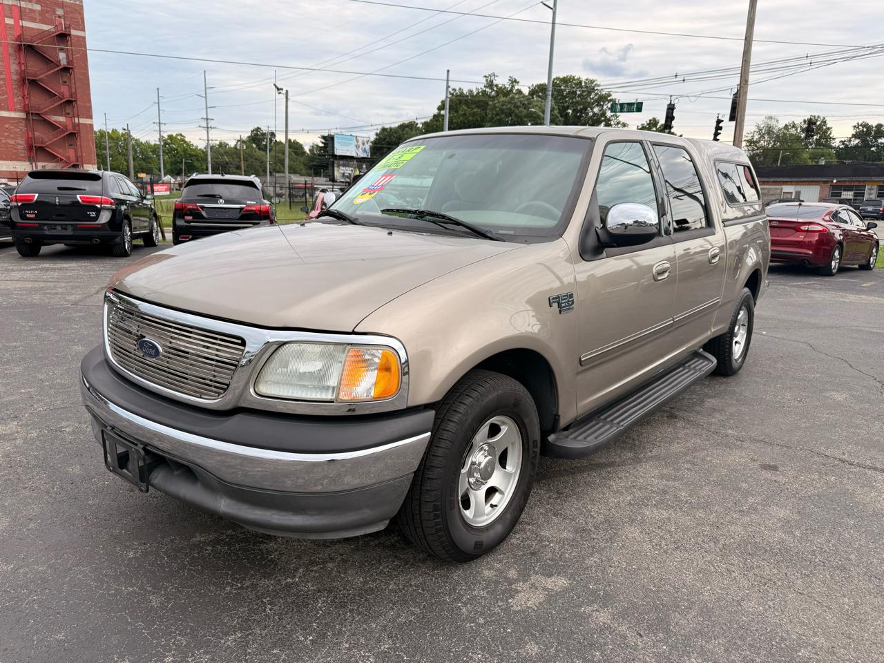 Ford F-150 SuperCrew 139" XLT 2002