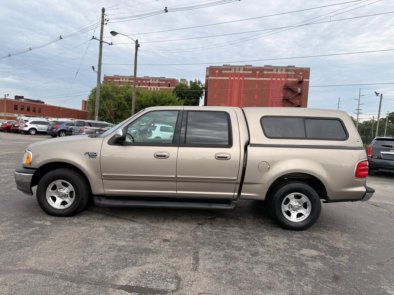 Ford F-150 SuperCrew 139" XLT 2002