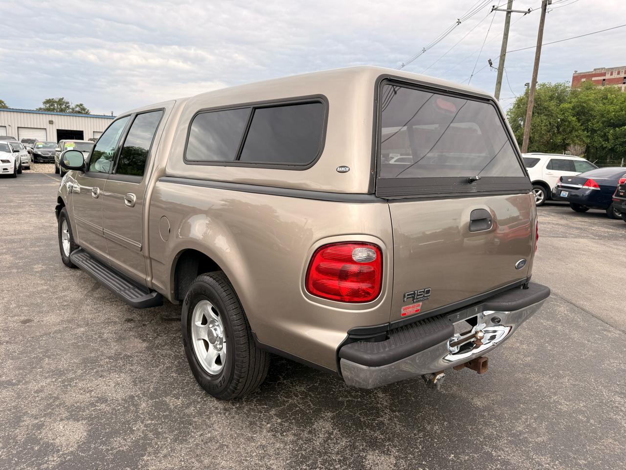 Ford F-150 SuperCrew 139" XLT 2002