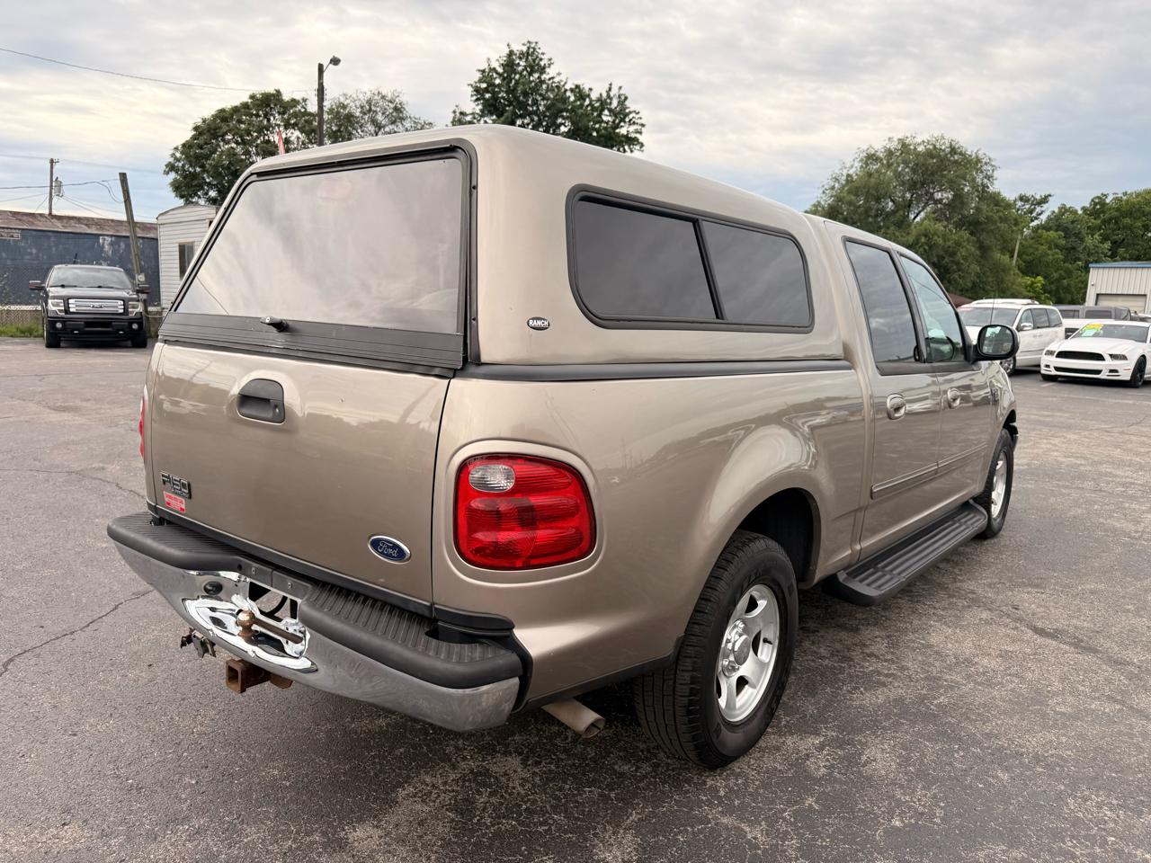 Ford F-150 SuperCrew 139" XLT 2002