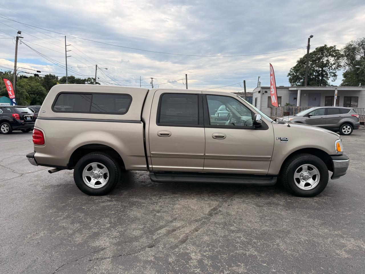 Ford F-150 SuperCrew 139" XLT 2002