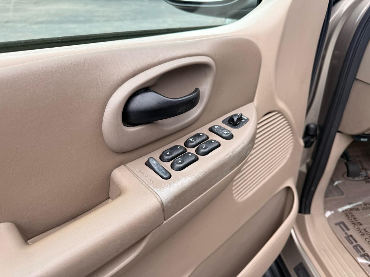 Ford F-150 SuperCrew 139" XLT 2002