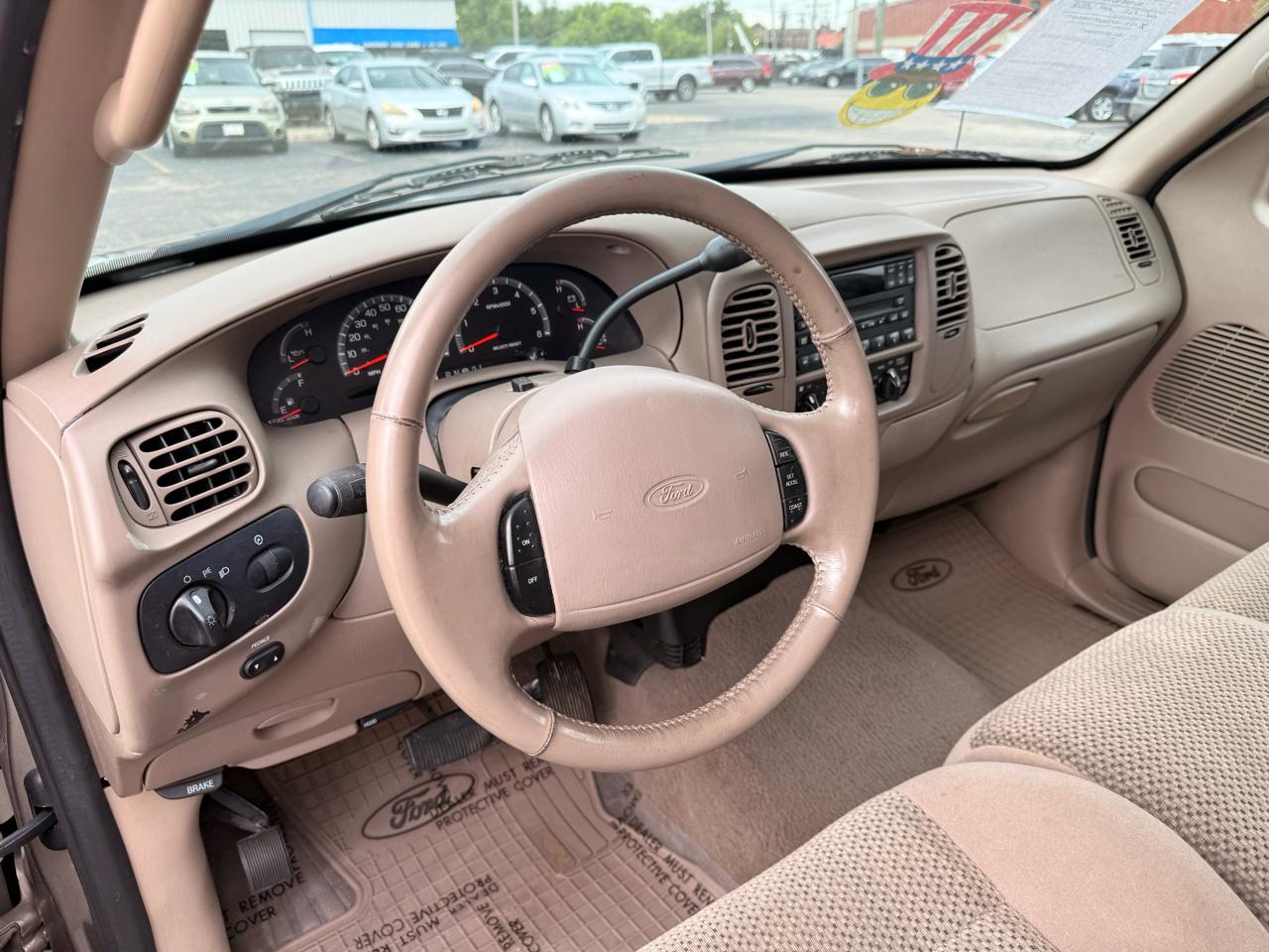 Ford F-150 SuperCrew 139" XLT 2002