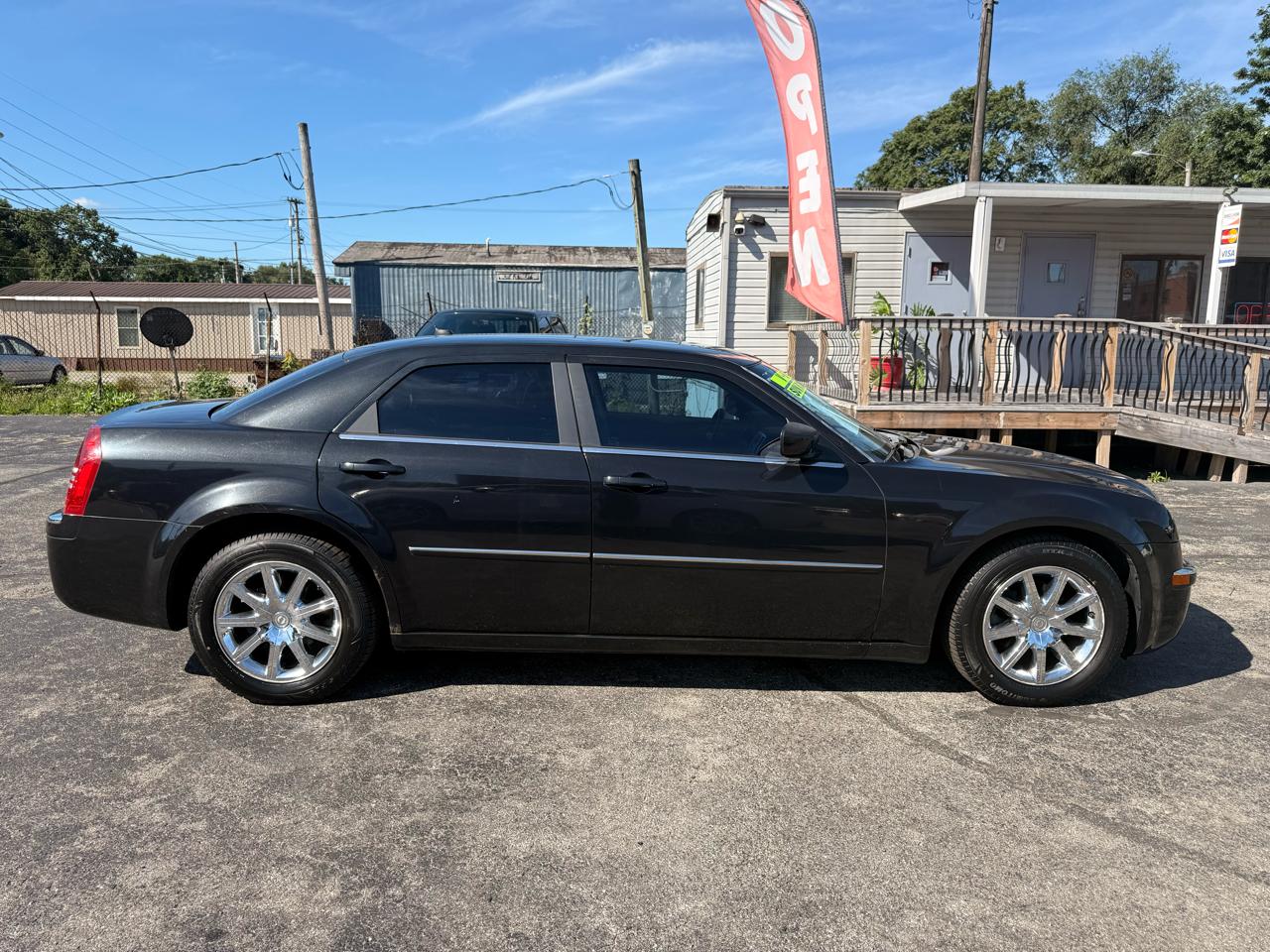 Chrysler 300 4dr Sdn 300 Limited RWD 2008