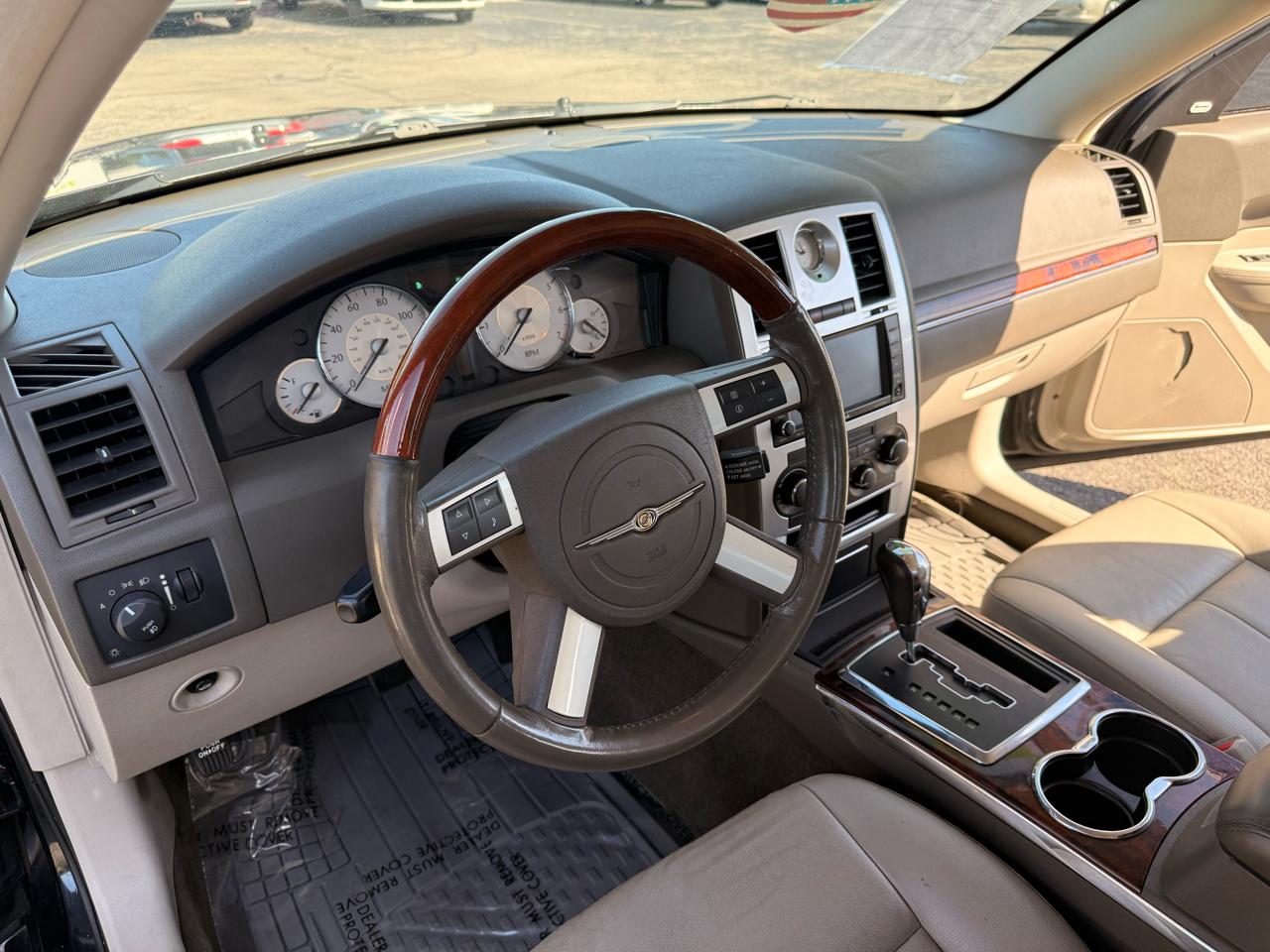 Chrysler 300 4dr Sdn 300 Limited RWD 2008