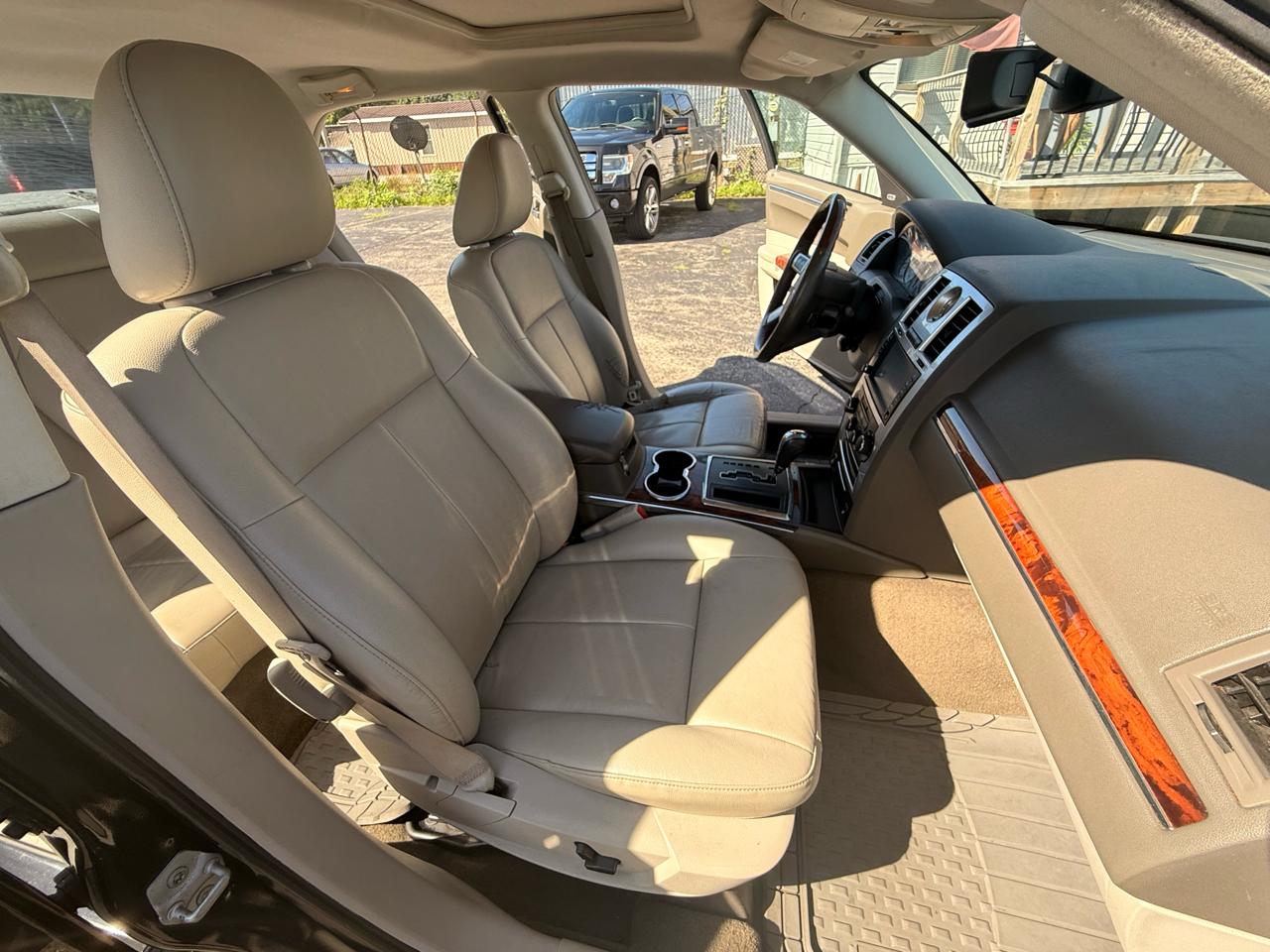 Chrysler 300 4dr Sdn 300 Limited RWD 2008