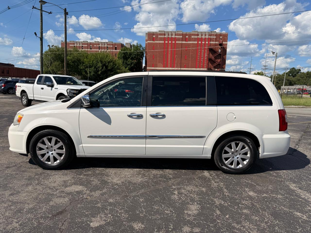 Chrysler Town & Country 4dr Wgn Touring-L 2012