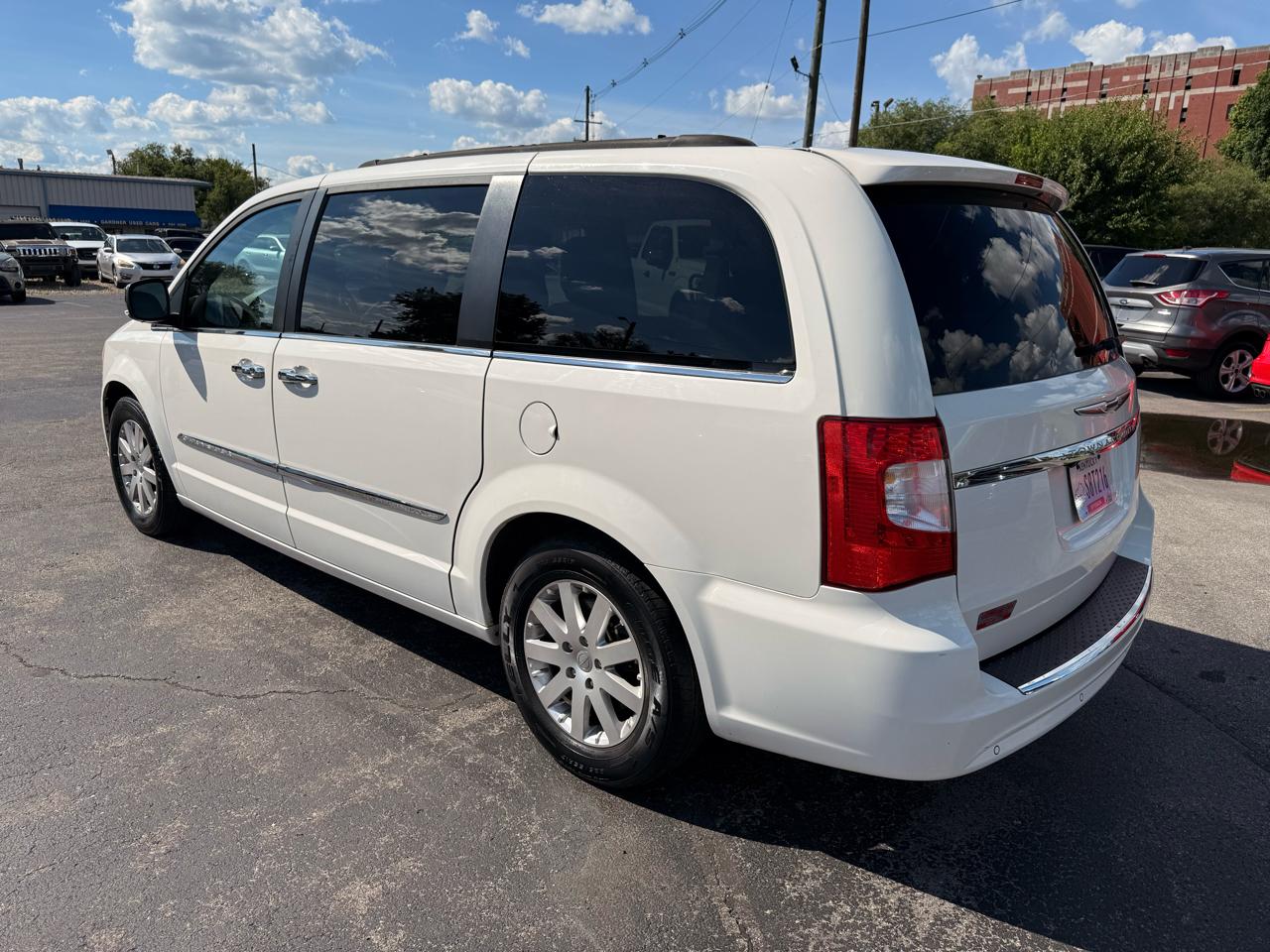 Chrysler Town & Country 4dr Wgn Touring-L 2012
