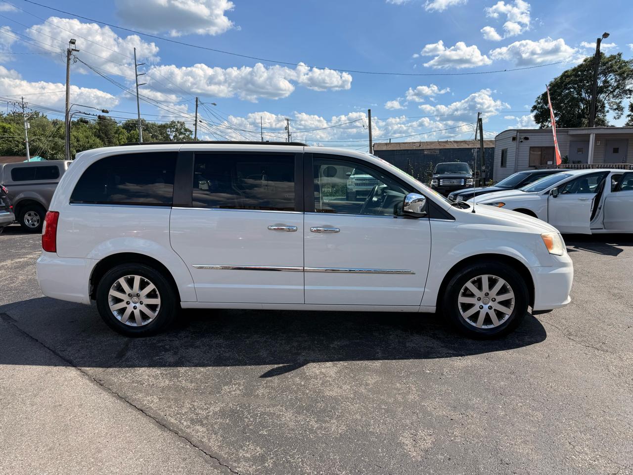 Chrysler Town & Country 4dr Wgn Touring-L 2012