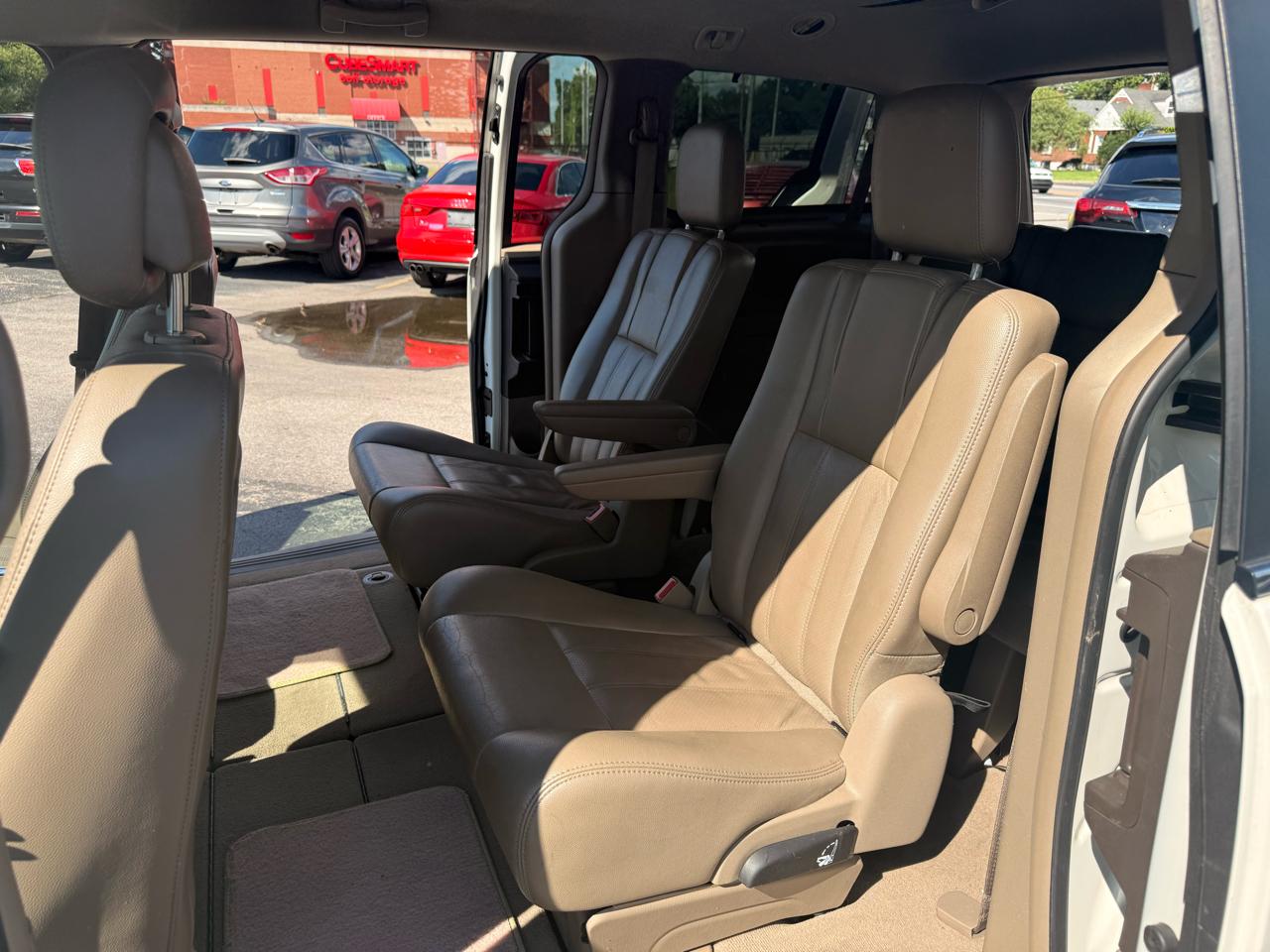 Chrysler Town & Country 4dr Wgn Touring-L 2012