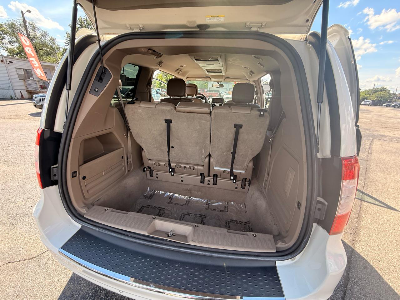 Chrysler Town & Country 4dr Wgn Touring-L 2012