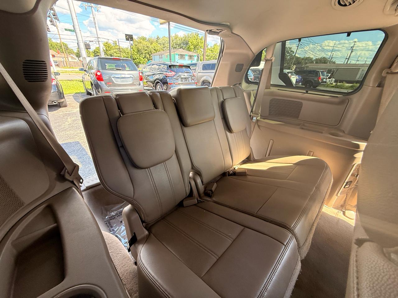Chrysler Town & Country 4dr Wgn Touring-L 2012