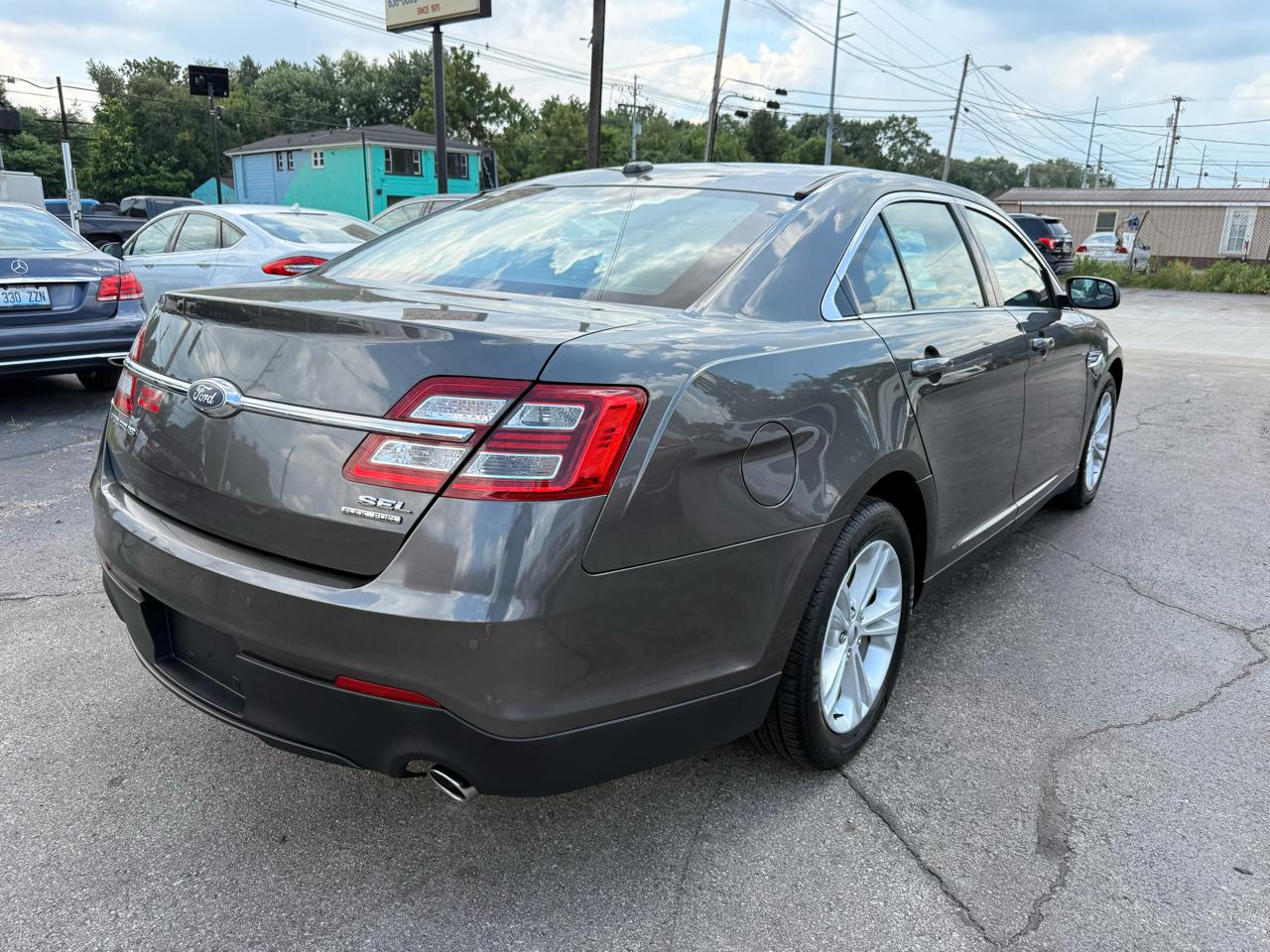 Ford Taurus SEL FWD 2017
