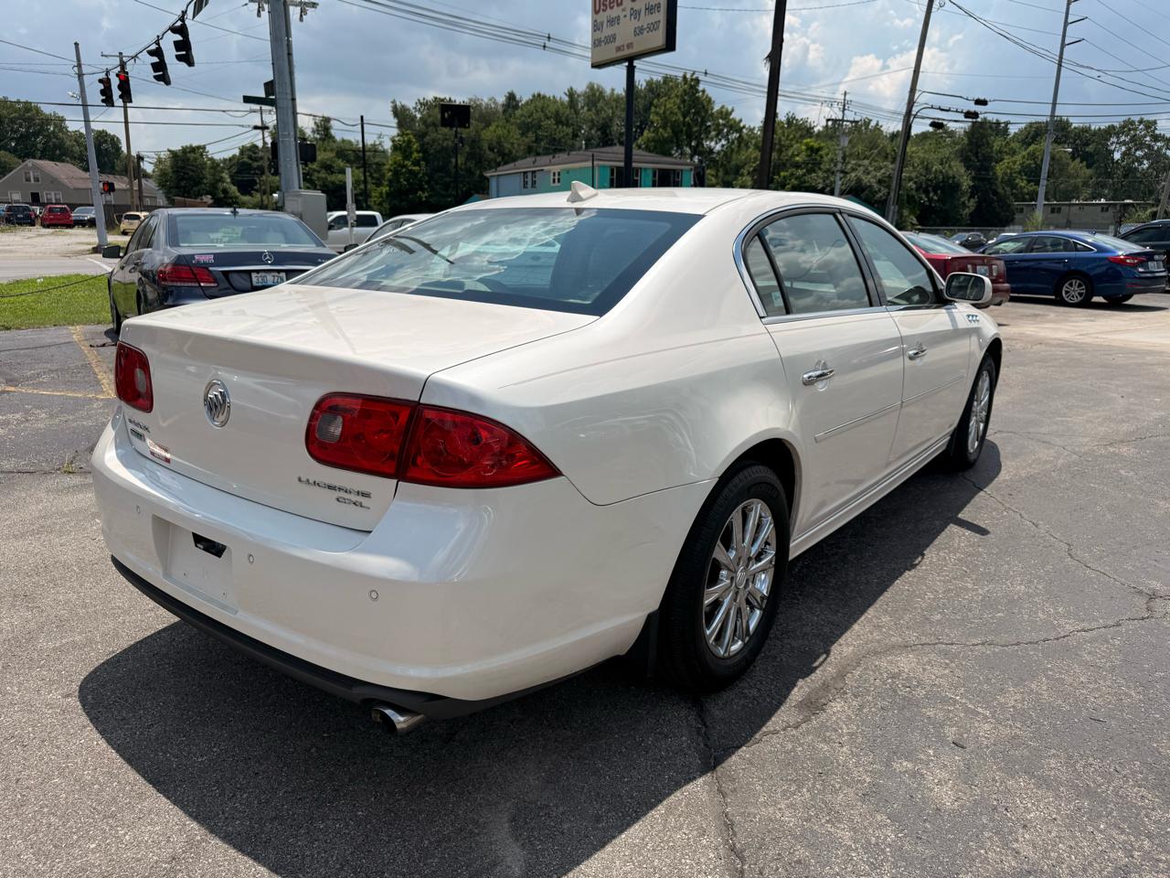 Buick Lucerne 4dr Sdn CXL Premium 2011