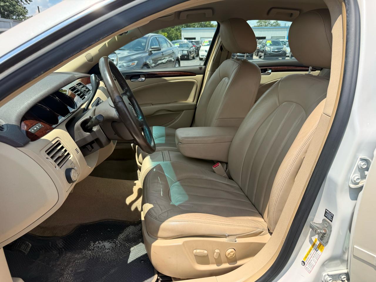 Buick Lucerne 4dr Sdn CXL Premium 2011