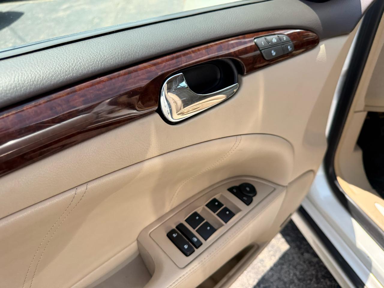 Buick Lucerne 4dr Sdn CXL Premium 2011