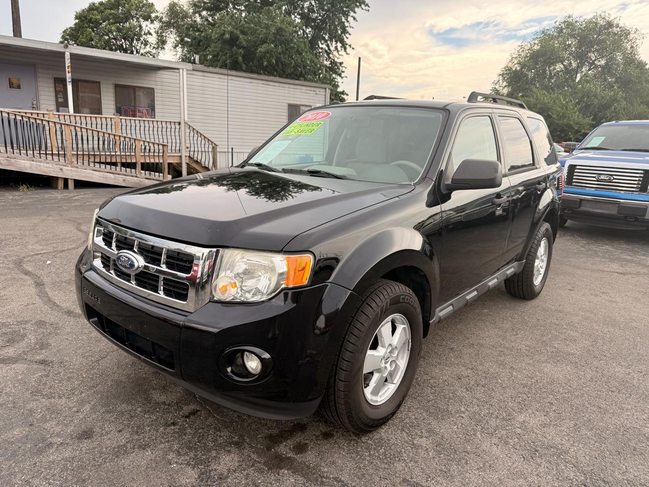 Ford Escape FWD 4dr XLT 2010