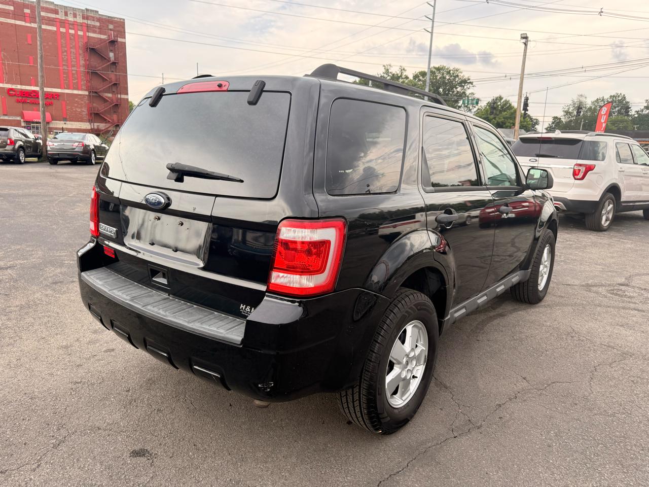 Ford Escape FWD 4dr XLT 2010