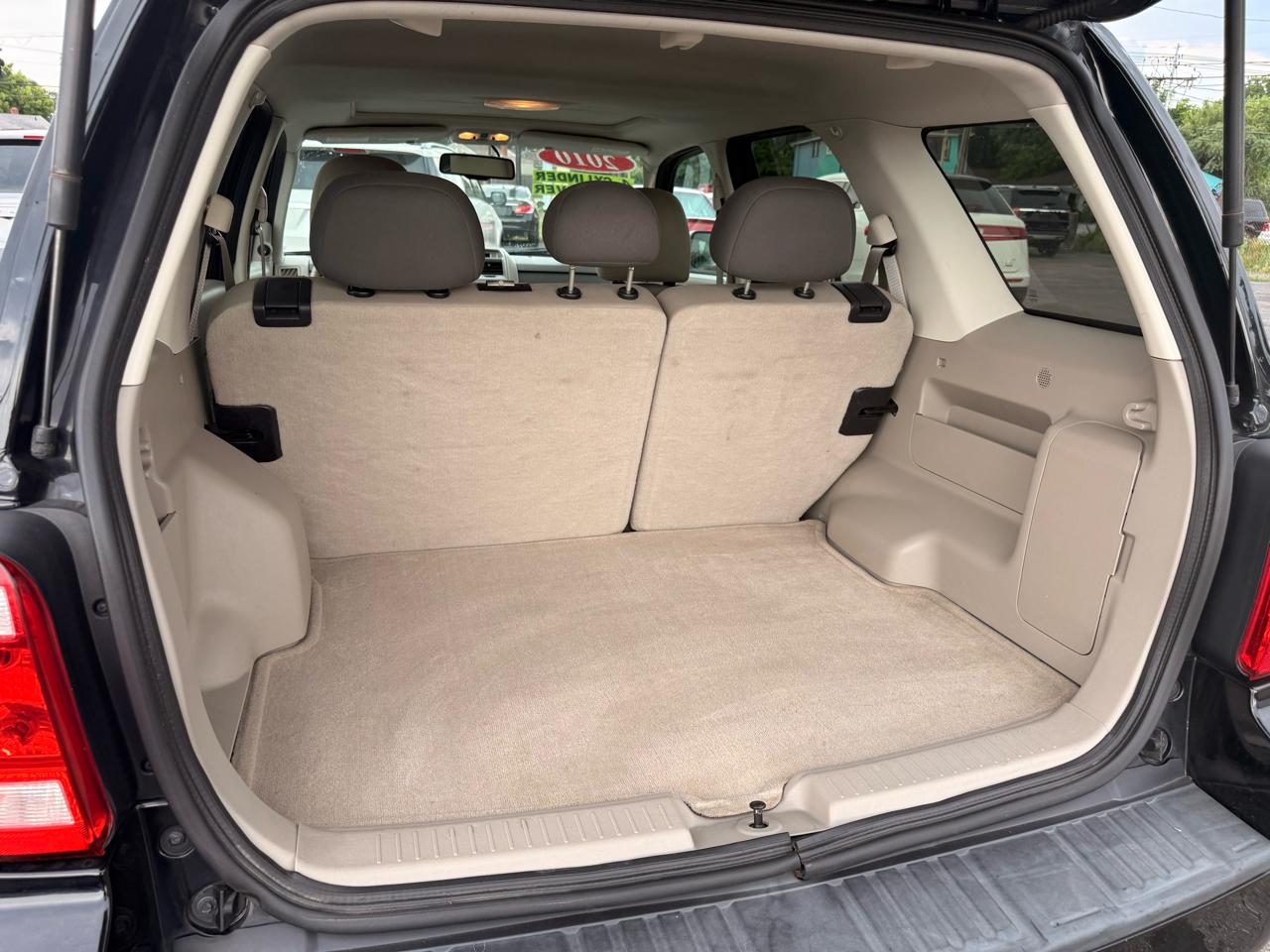Ford Escape FWD 4dr XLT 2010