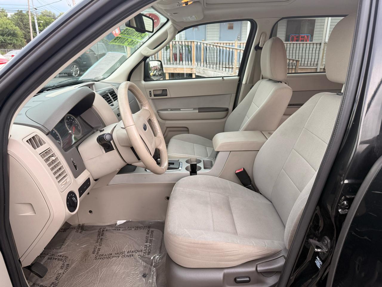 Ford Escape FWD 4dr XLT 2010