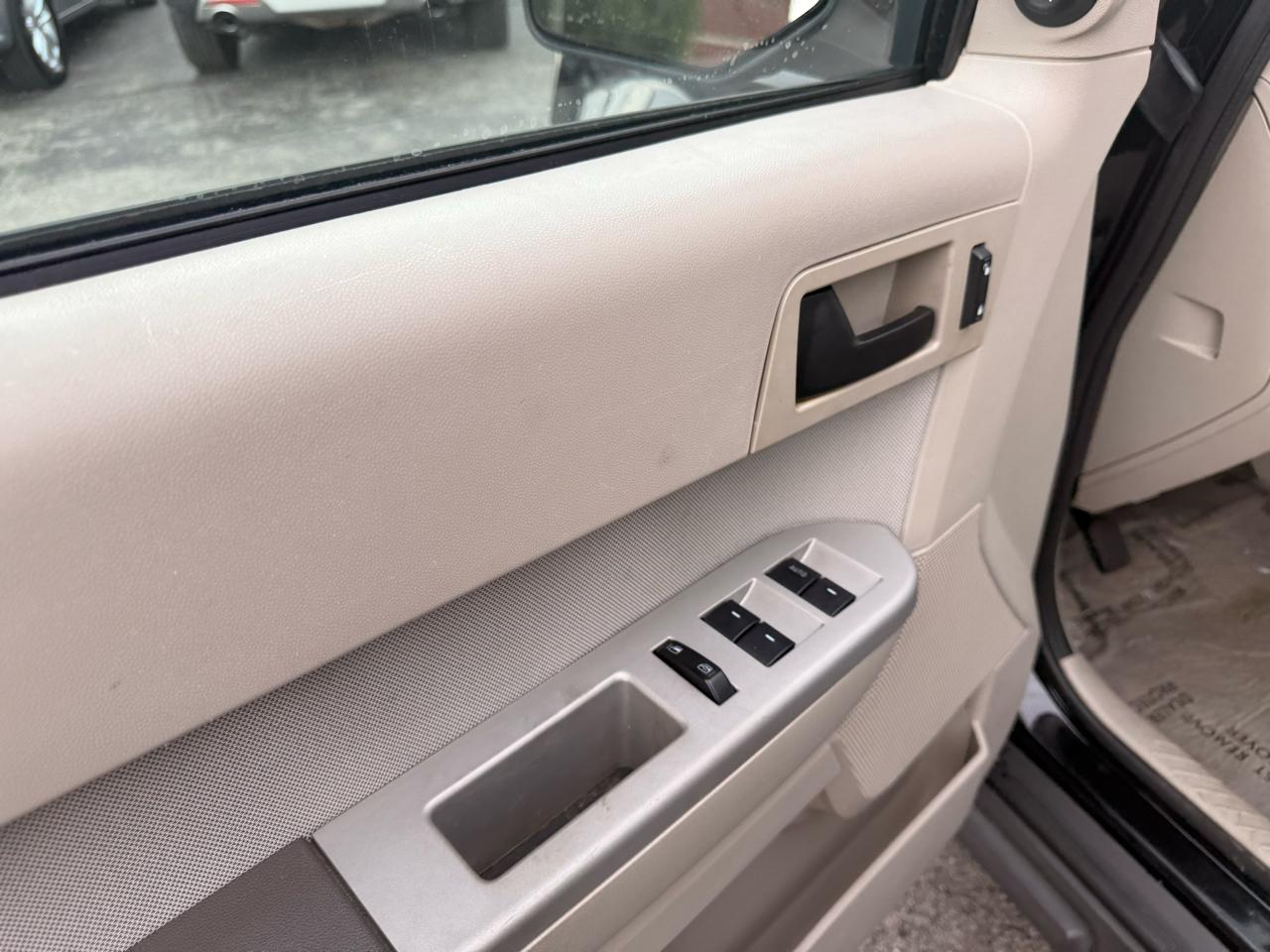 Ford Escape FWD 4dr XLT 2010