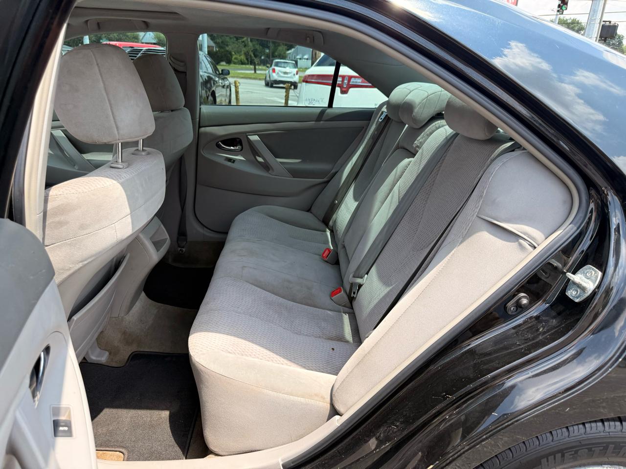 Toyota Camry 4dr Sdn STD Auto (Natl) 2011