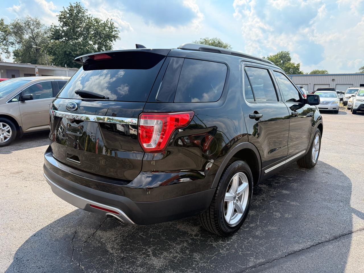Ford Explorer XLT FWD 2017