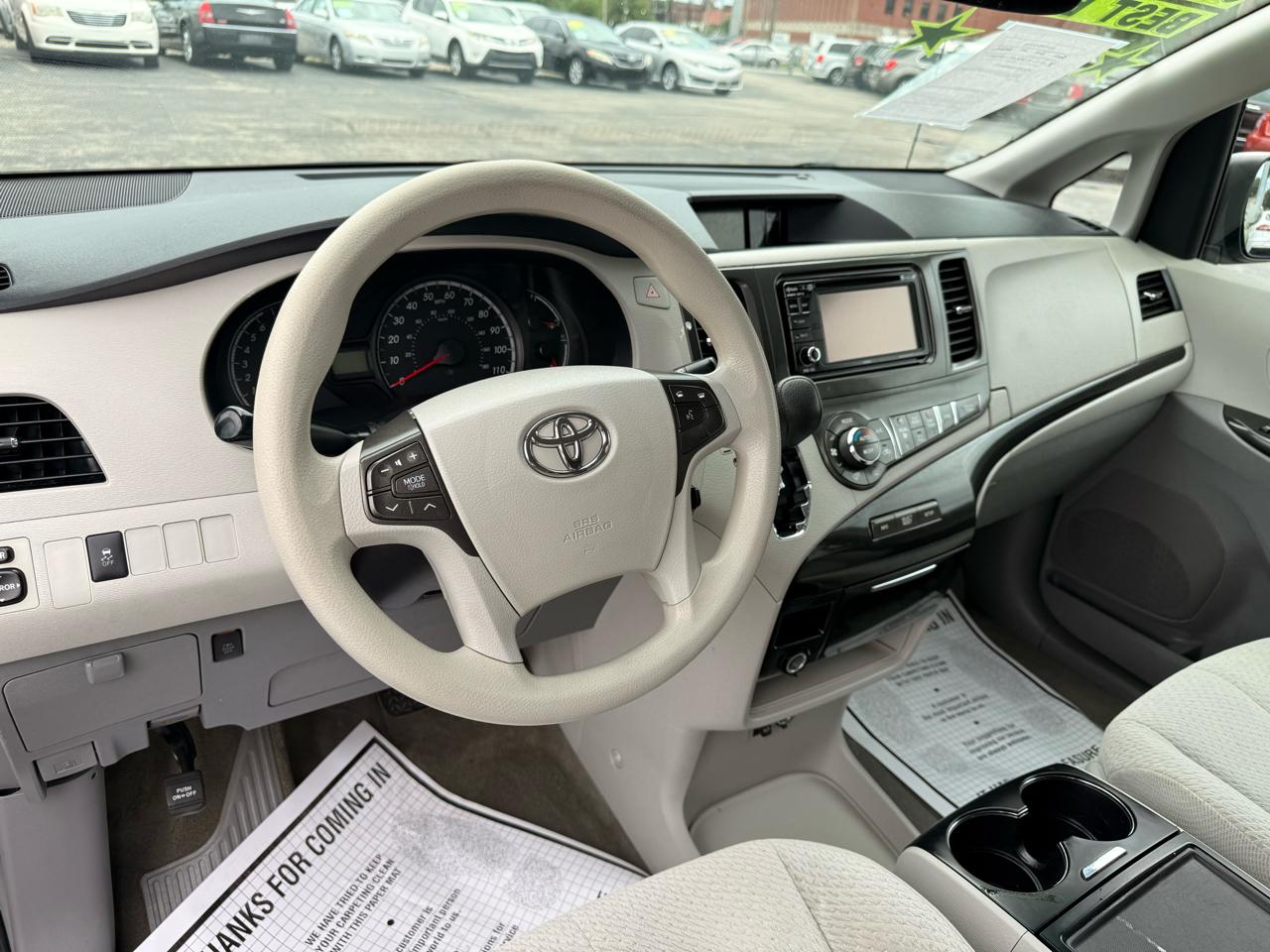 Toyota Sienna 5dr 8-Pass Van V6 LE FWD (Natl) 2014