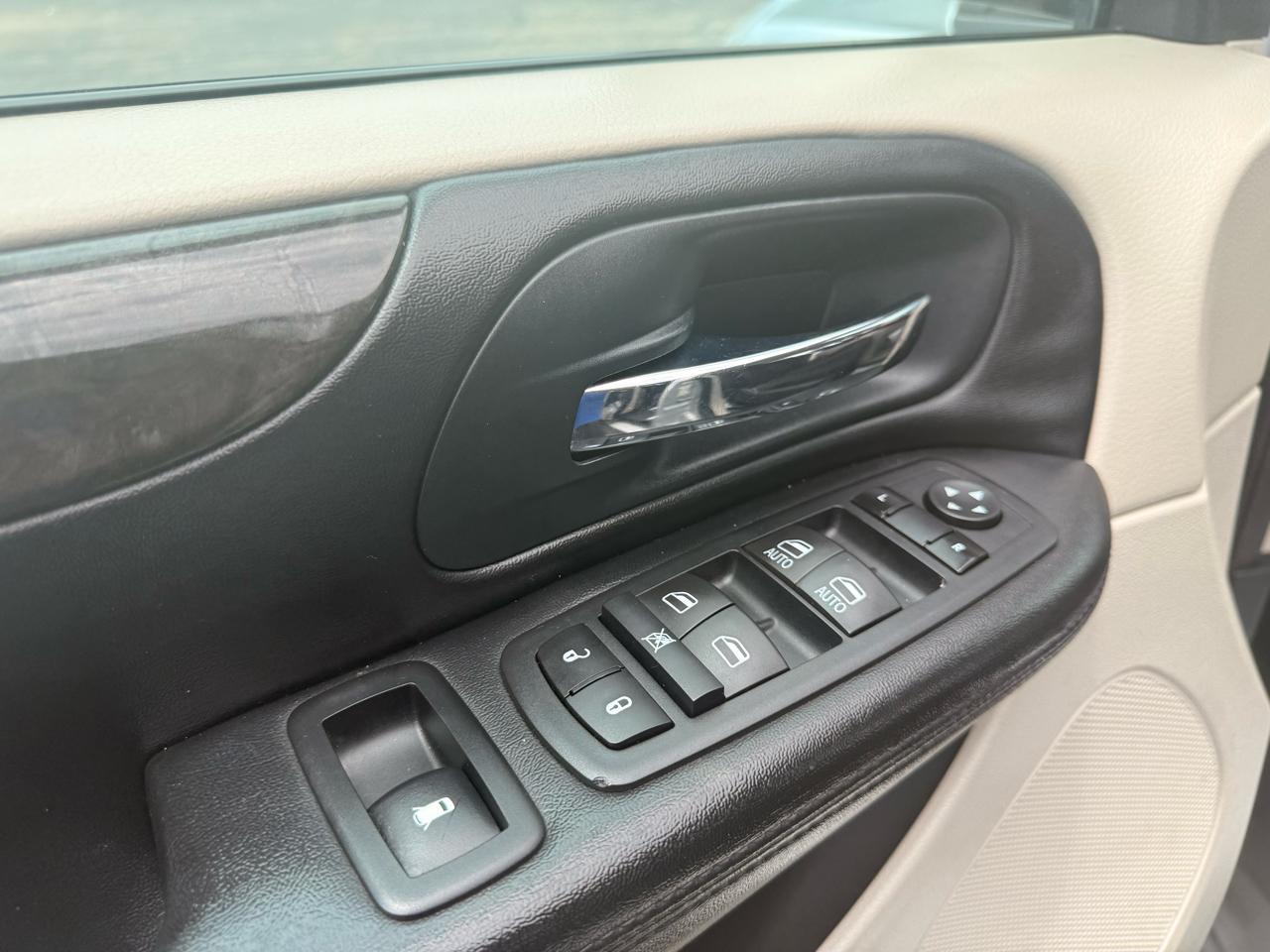Dodge Grand Caravan 4dr Wgn SXT 2012