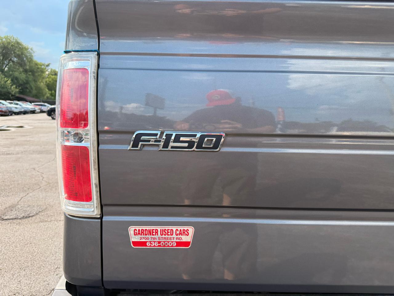 Ford F-150 2WD Reg Cab 145" XLT w/Mid-Box Prep 2010