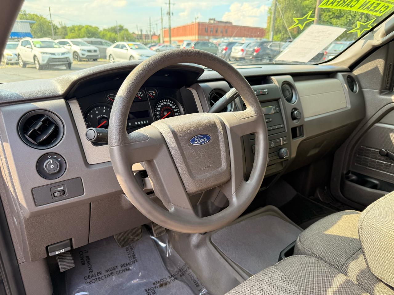 Ford F-150 2WD Reg Cab 145" XLT w/Mid-Box Prep 2010