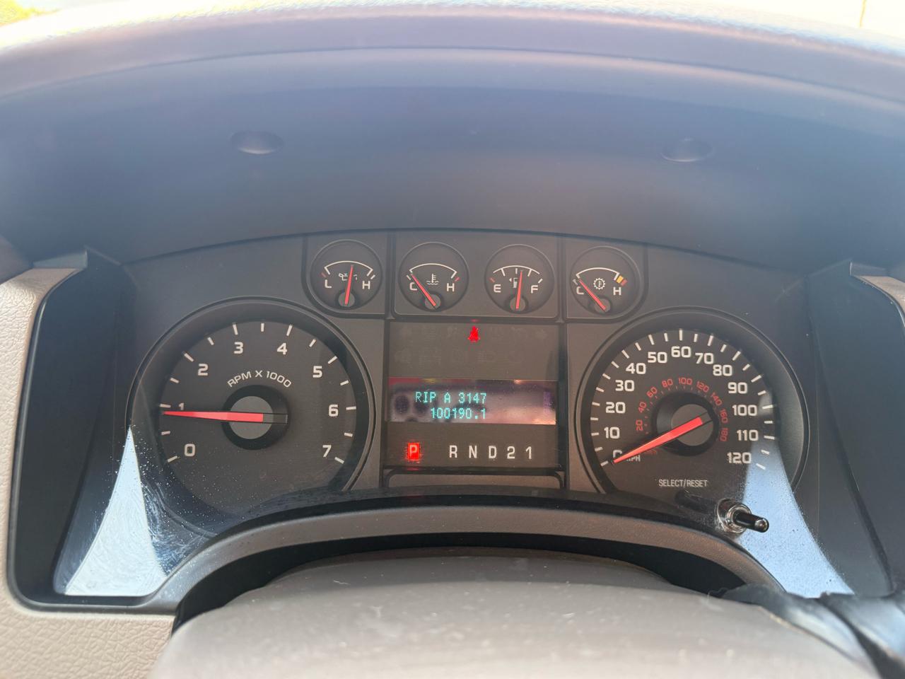 Ford F-150 2WD Reg Cab 145" XLT w/Mid-Box Prep 2010