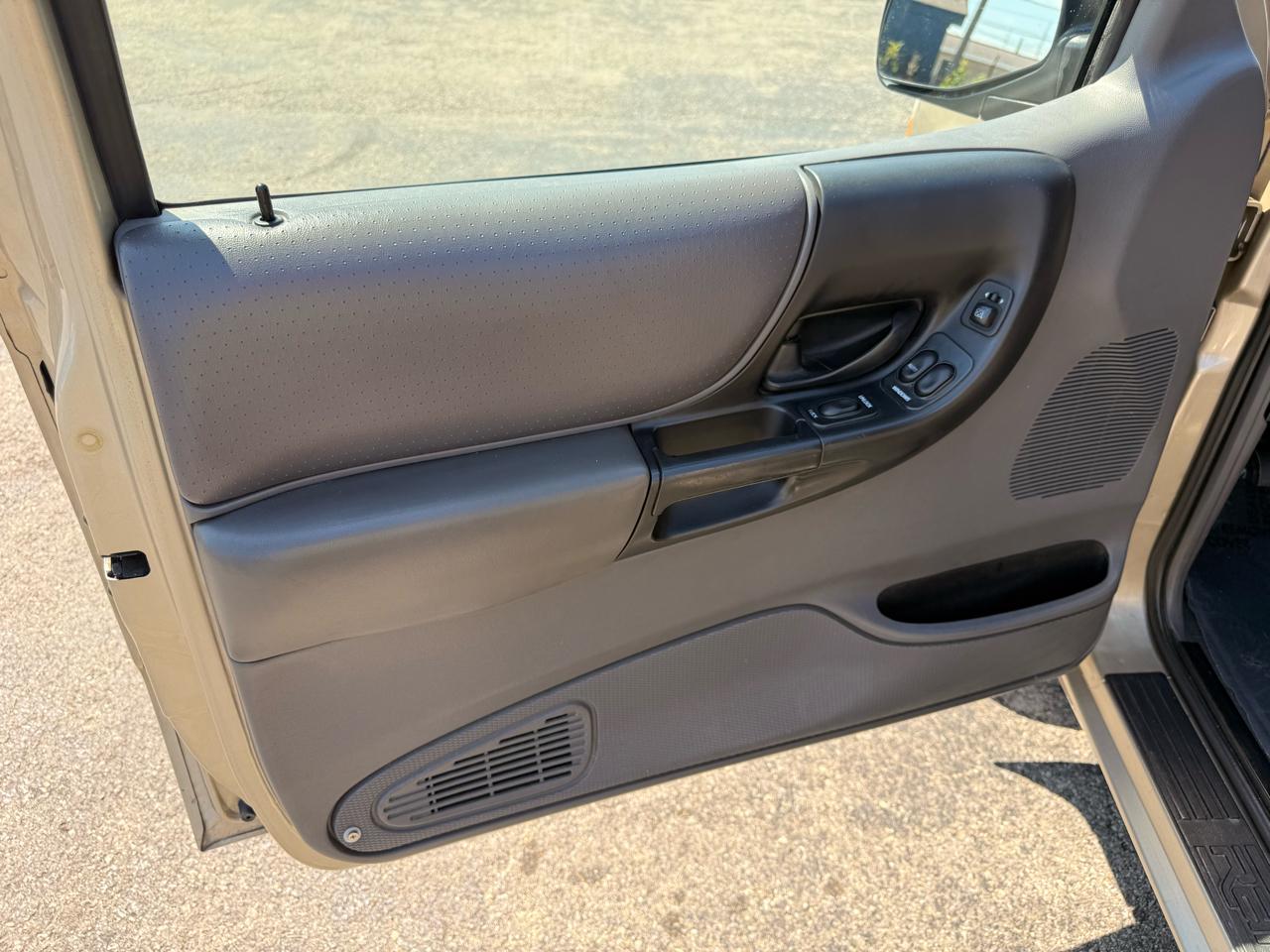 Ford Ranger Supercab 126" WB XLT 1999