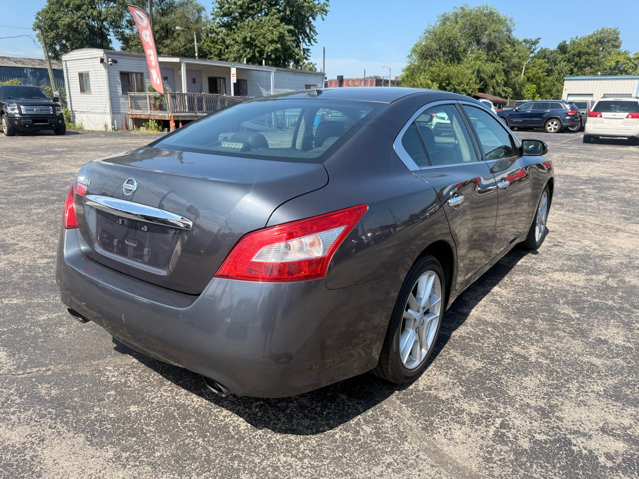Nissan Maxima 4dr Sdn V6 CVT 3.5 SV 2009