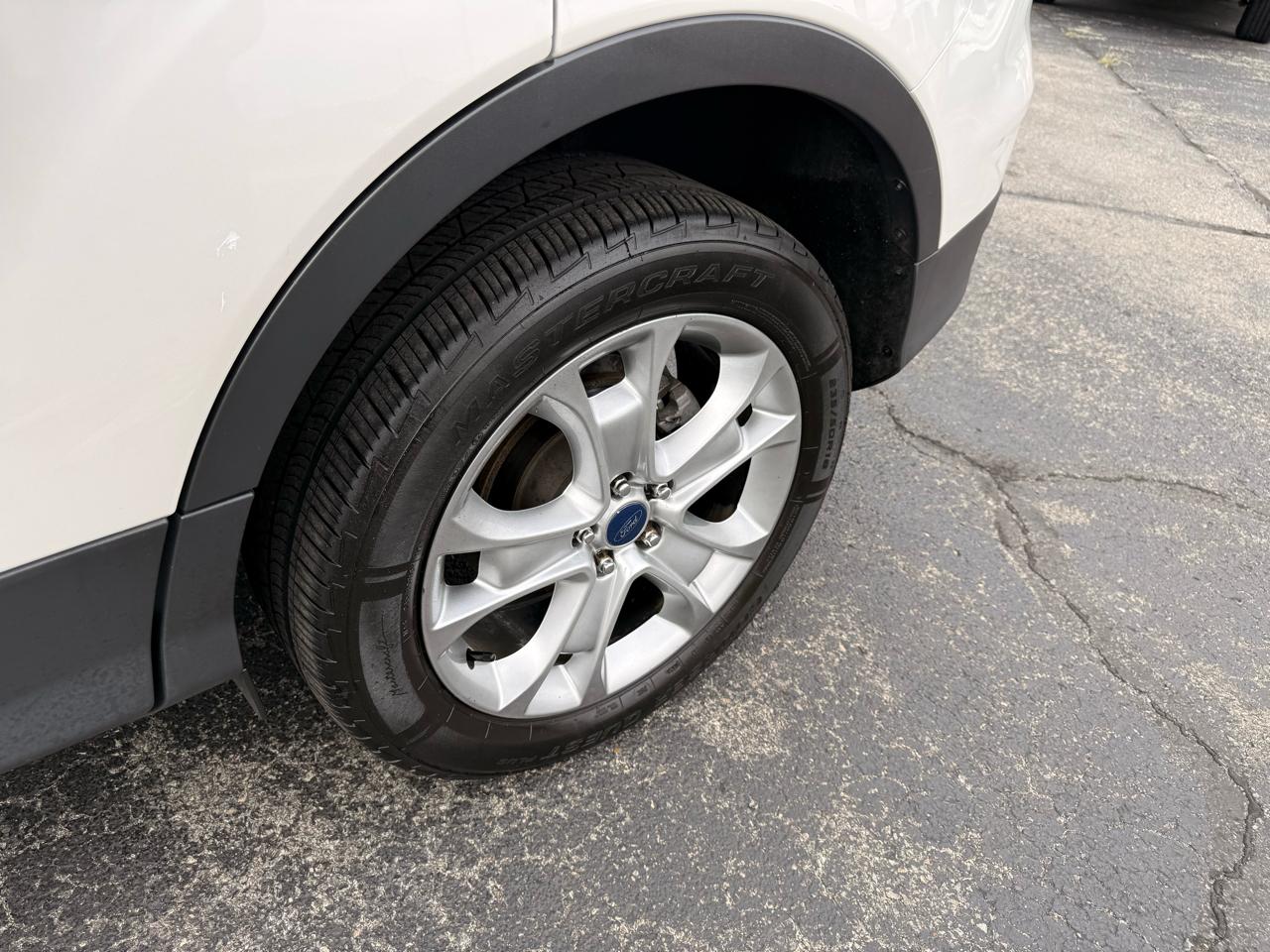 Ford Escape 4WD 4dr Titanium 2016