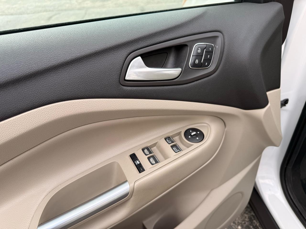 Ford Escape 4WD 4dr Titanium 2016
