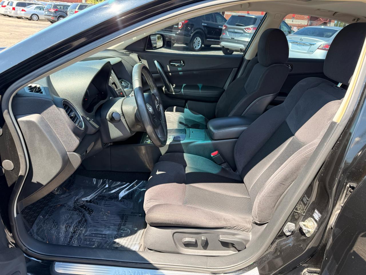 Nissan Maxima 4dr Sdn 3.5 S 2014