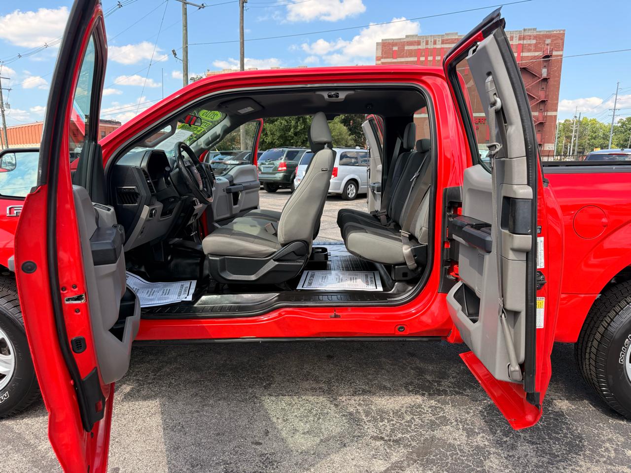 Ford F-150 4WD SuperCab 145" XL 2016