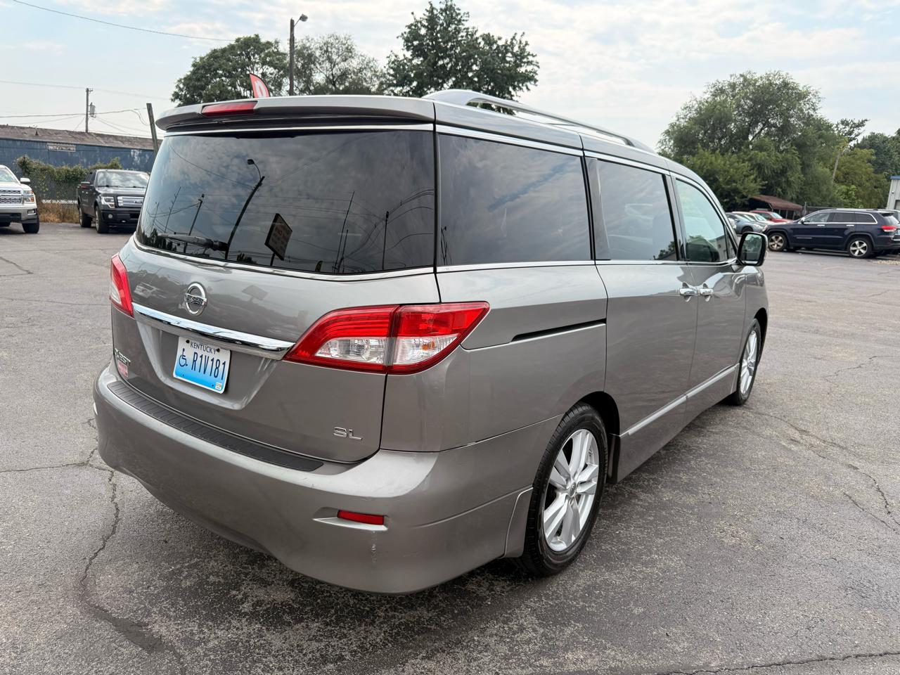 Nissan Quest 4dr SL 2012